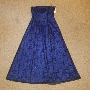 Full Length Dress, Strapless w Beading Detail